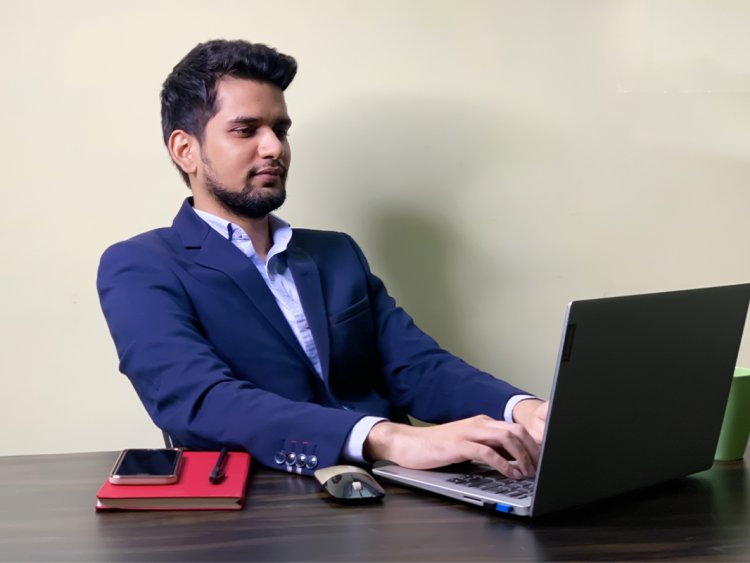 Abhishek Dixit's inspiring journey from failed businesses to SilverFox digital marketing agency